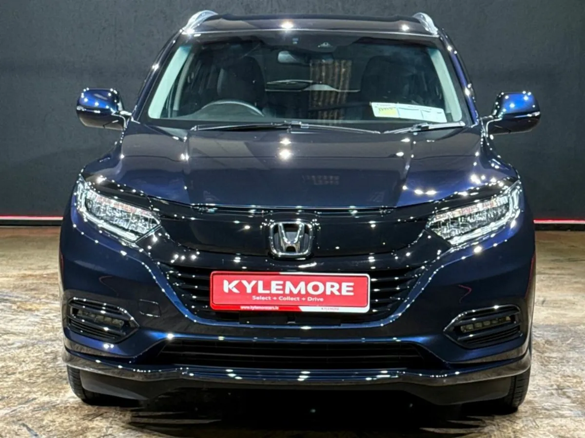 Honda Vezel VERY LOW MILEAGE - BLACK HALF LEATHER - Image 4