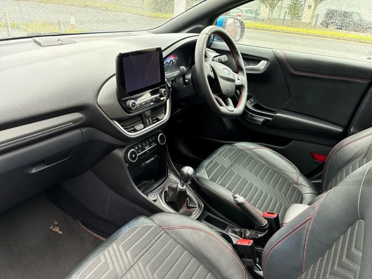 Ford Puma 5 Door St-line  glass Roof  mhev 4DR - Image 3