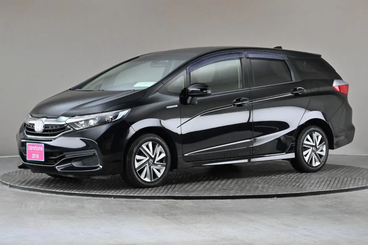 Honda Shuttle 1.5 Hybrid  low Mileage reverse Cam - Image 4