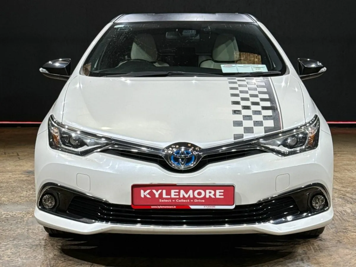 Toyota Auris HVG PACK FULL LEATHER - TWO-TWO WHITE - Image 4