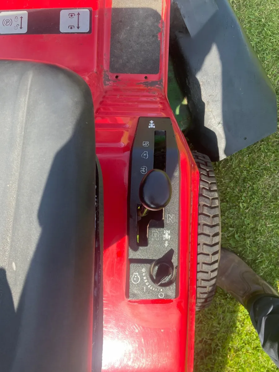 Ride on lawnmower - Image 3
