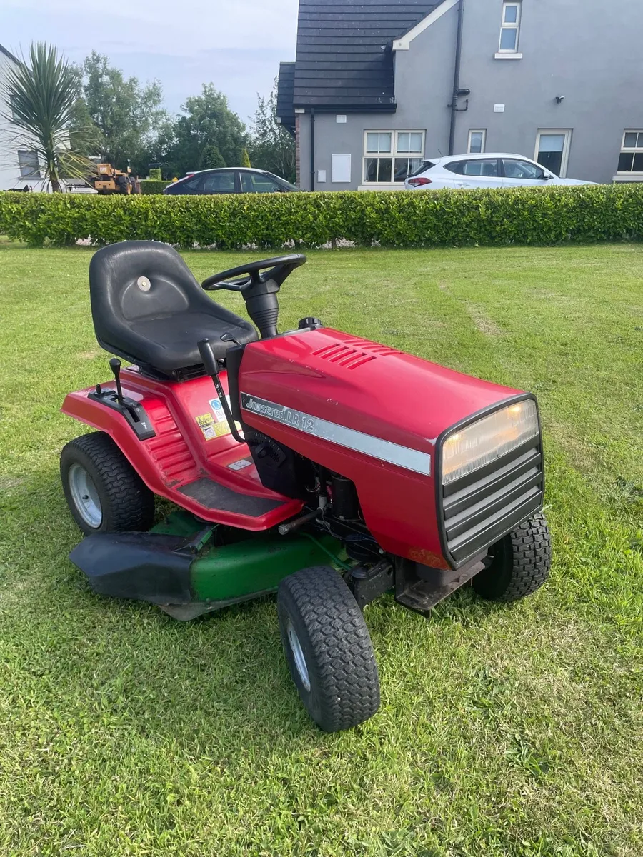 Ride on lawnmower - Image 1