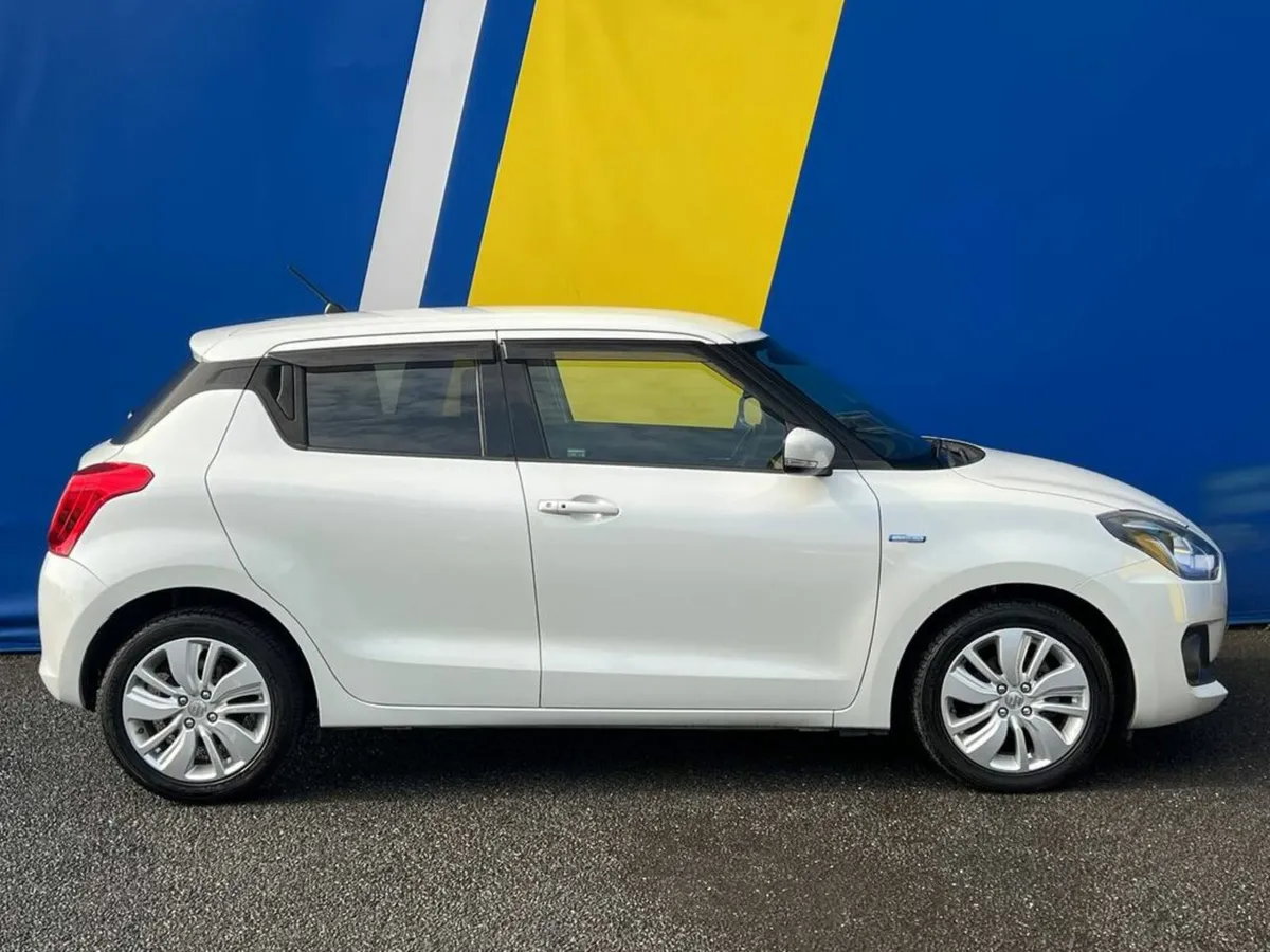 Suzuki Swift 1.2 MHEV AUTO // MAIN DEALER SERVICE - Image 2