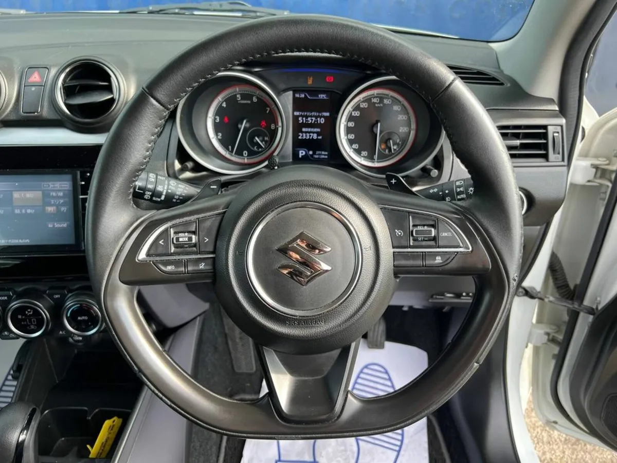 Suzuki Swift 1.2 MHEV AUTO // MAIN DEALER SERVICE - Image 4