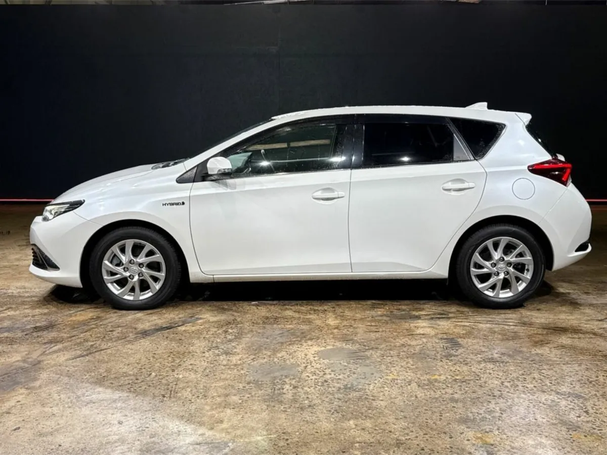 Toyota Auris 1.8 HYBRID - Image 4