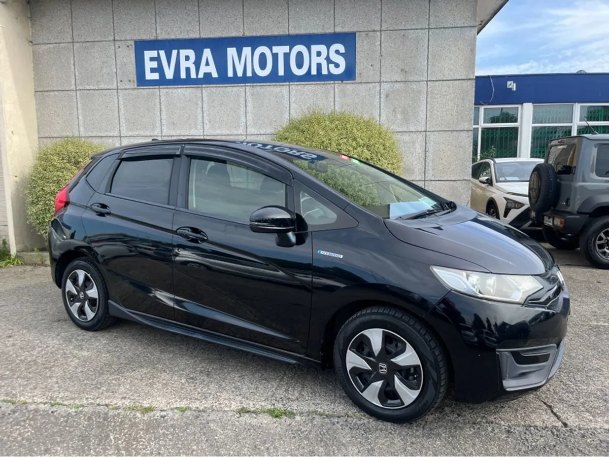 Honda Fit Black Edition Automatic Hybrid 1.5 Petr - Image 3