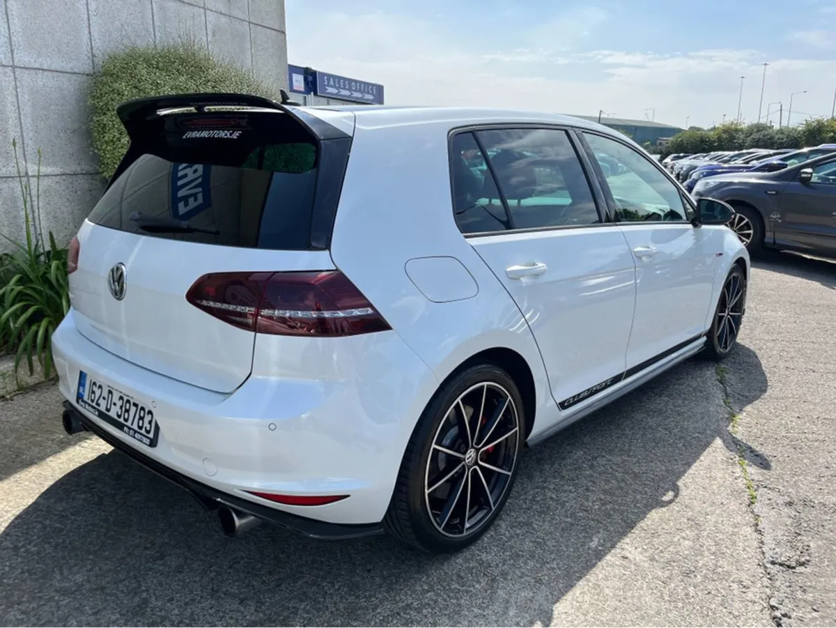 Volkswagen Golf GTI Clubsport Automatic 2.0 Petro - Image 4