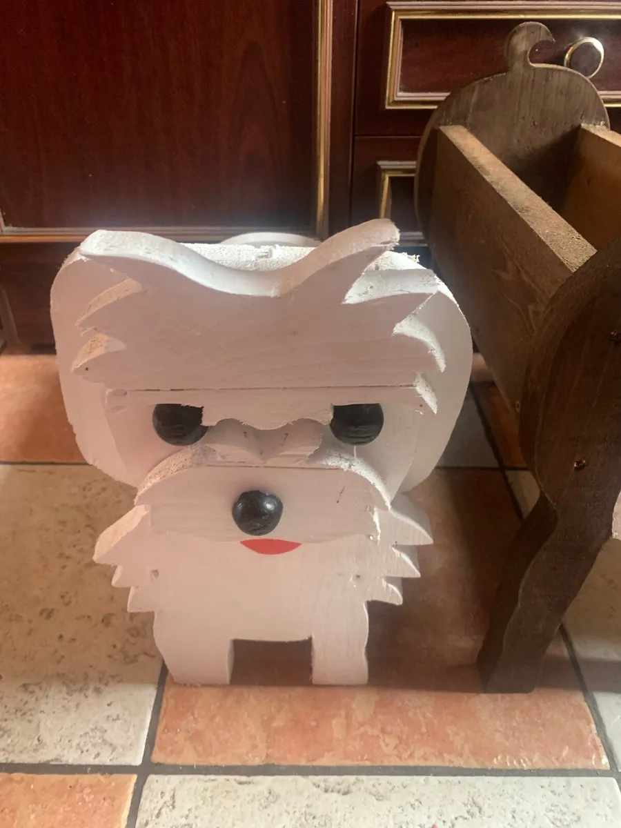 Dog  flowers pots - Image 1