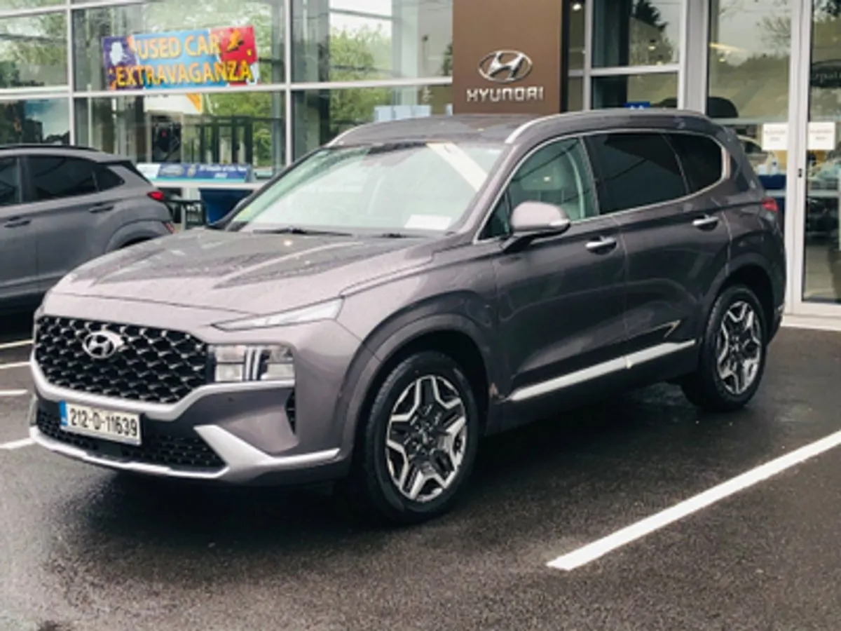 Hyundai Santa Fe Executive 1.6 Plug-in Hybrid - Image 3