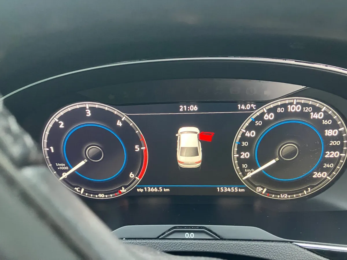 Volkswagen Passat 2019 - Image 4