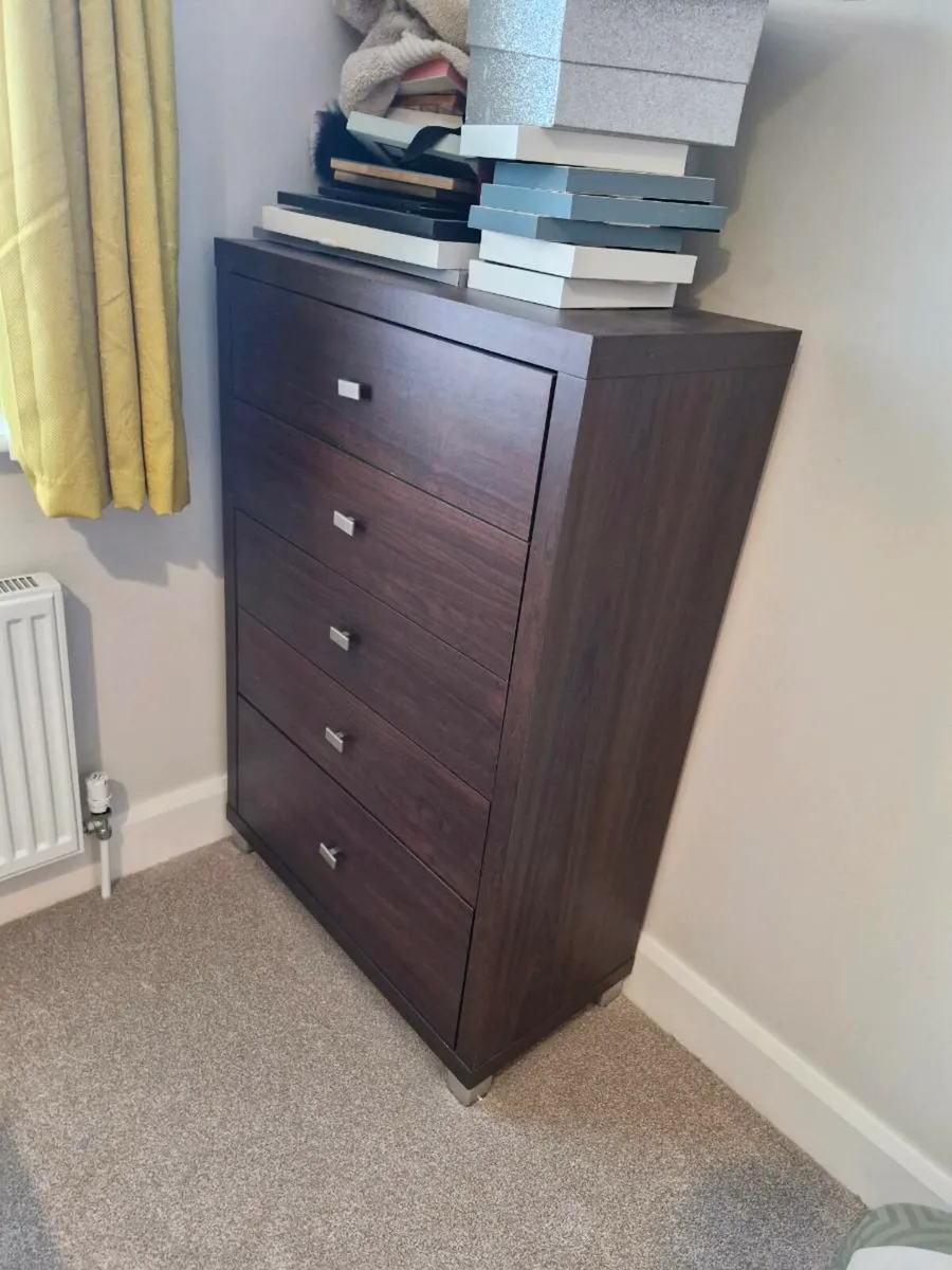 Super king bed, 2 side tables & chest of drawers - Image 3