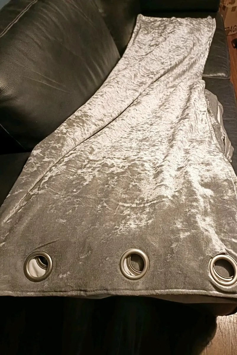 Curtains - Image 1