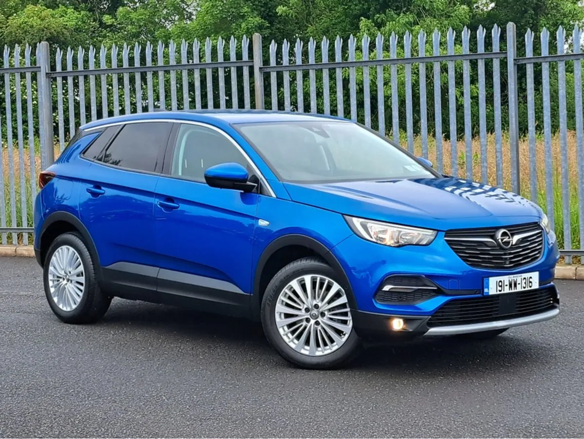 Opel Grandland SRI 1.2turbo 130BHP  half Leather - Image 2