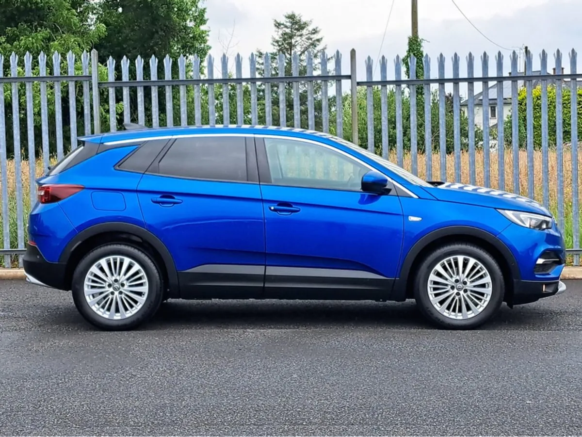 Opel Grandland SRI 1.2turbo 130BHP  half Leather - Image 3