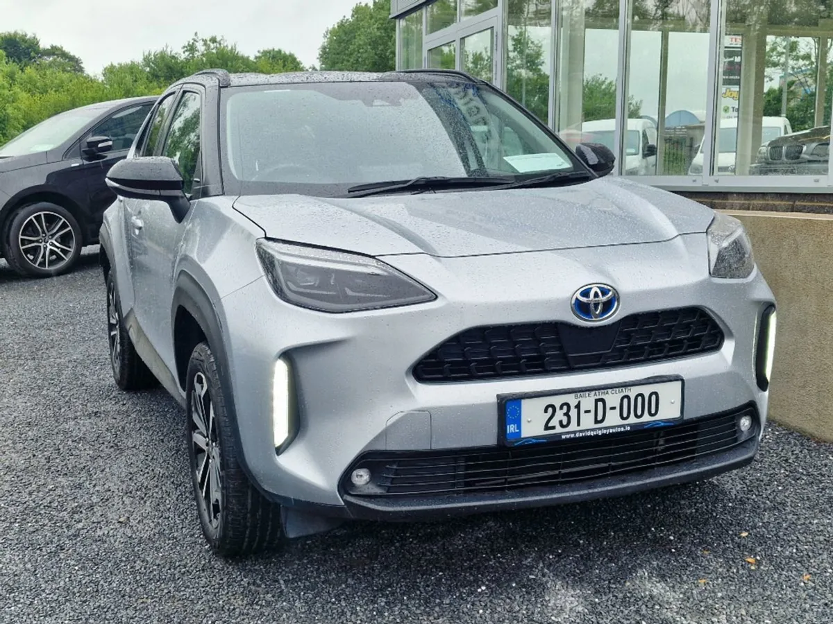Toyota Yaris Cross Design Hybrid Auto - Image 2