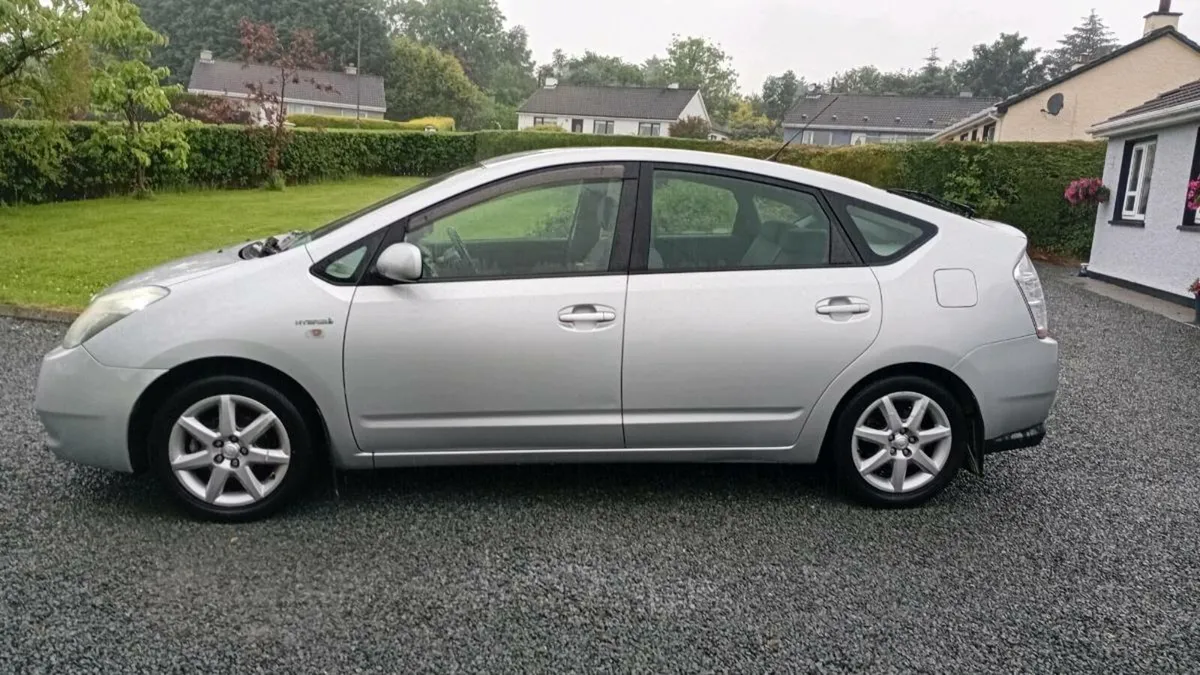 Toyota Prius 1.5 Petrol Automatic - Image 2