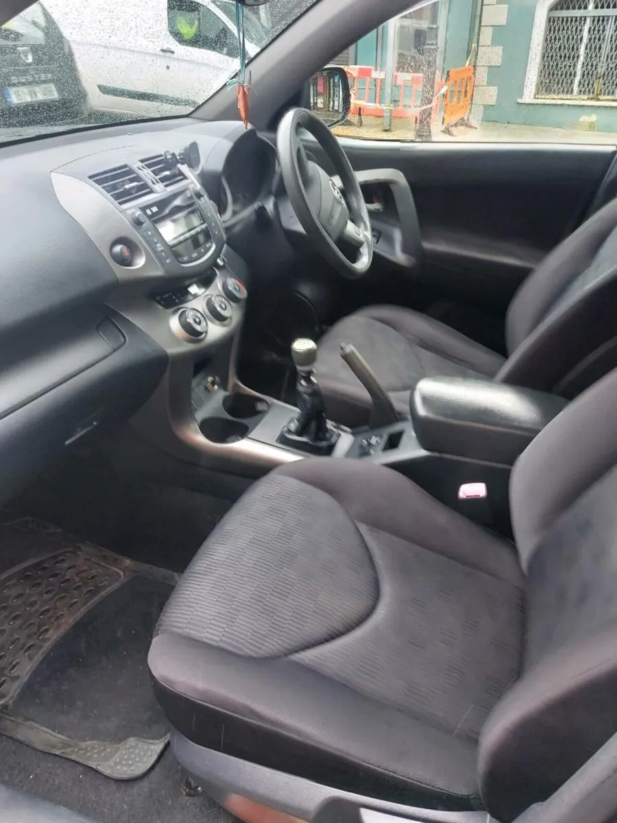 Toyota Rav4 2.2 Luna - Image 4