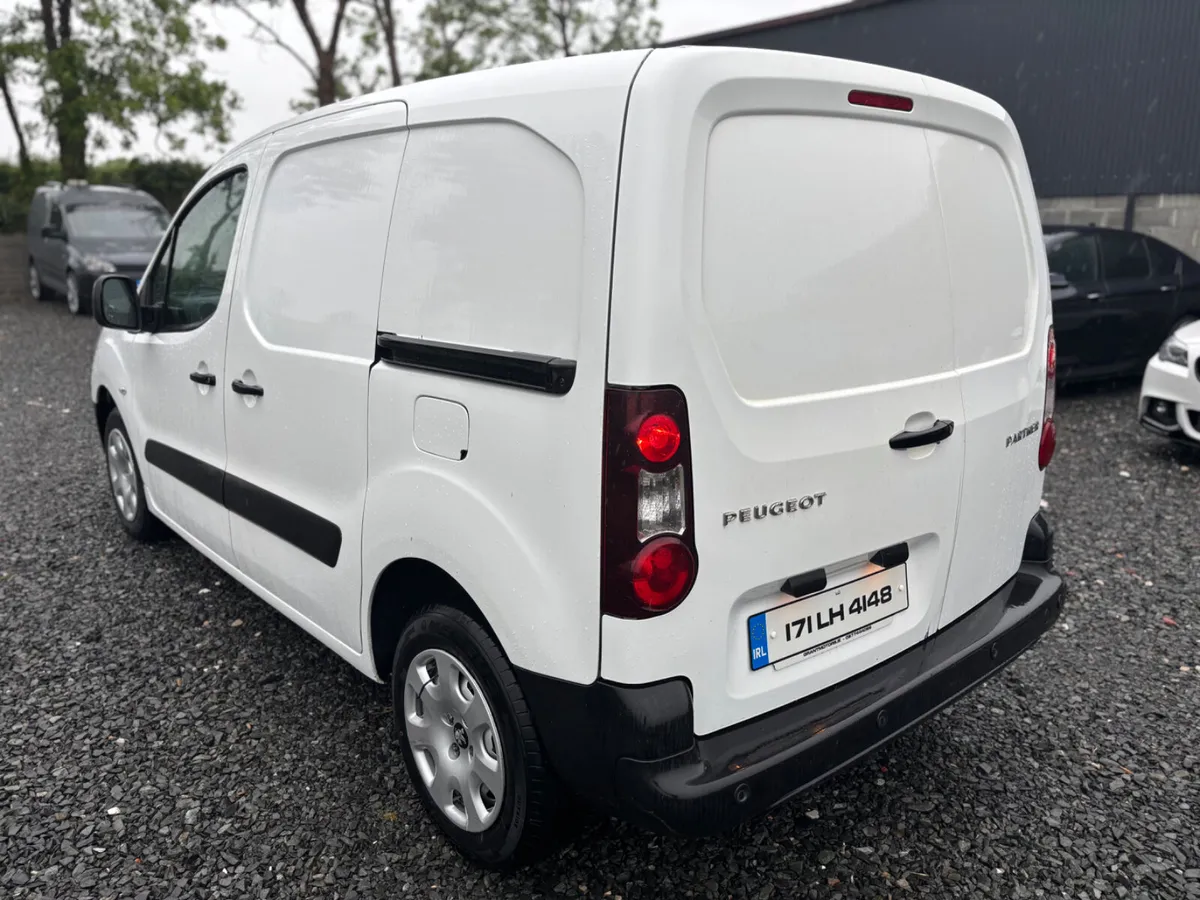 2017 (171) Puegeot Partner - NO VAT - Image 3