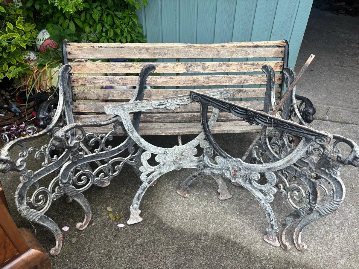 Antique garden furniture and dressing table - Image 2
