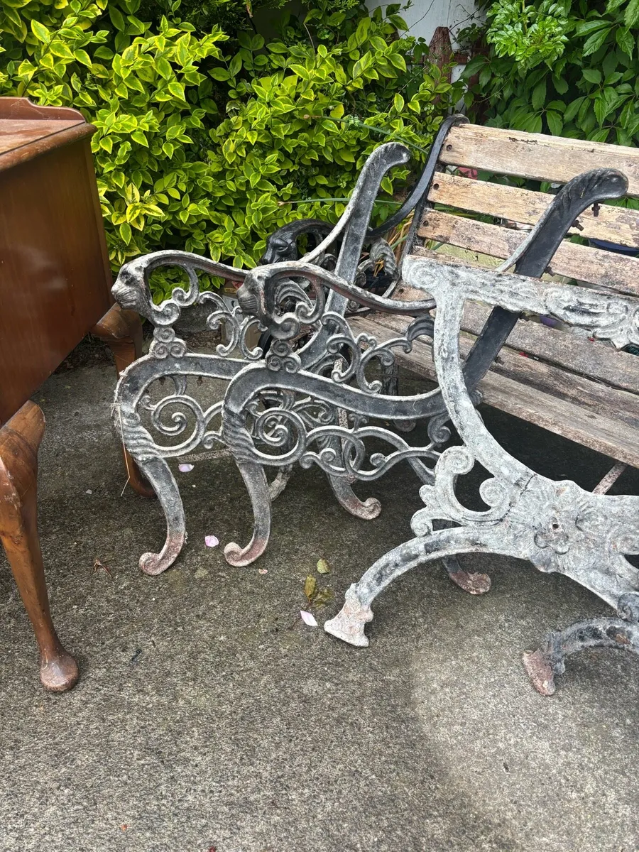 Antique garden furniture and dressing table - Image 4