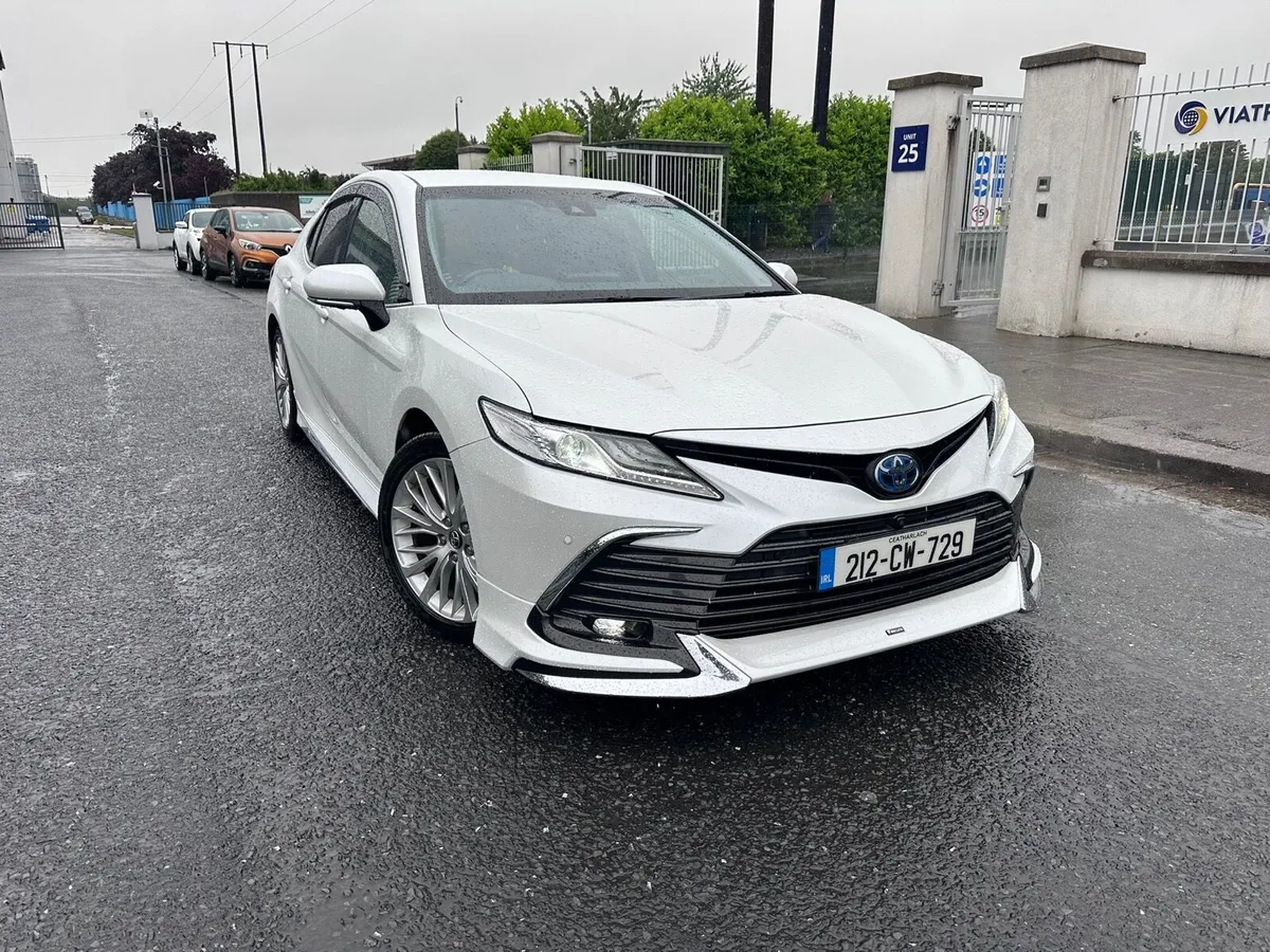 Toyota Camry 2021 GR shape PLATINUM - Image 2