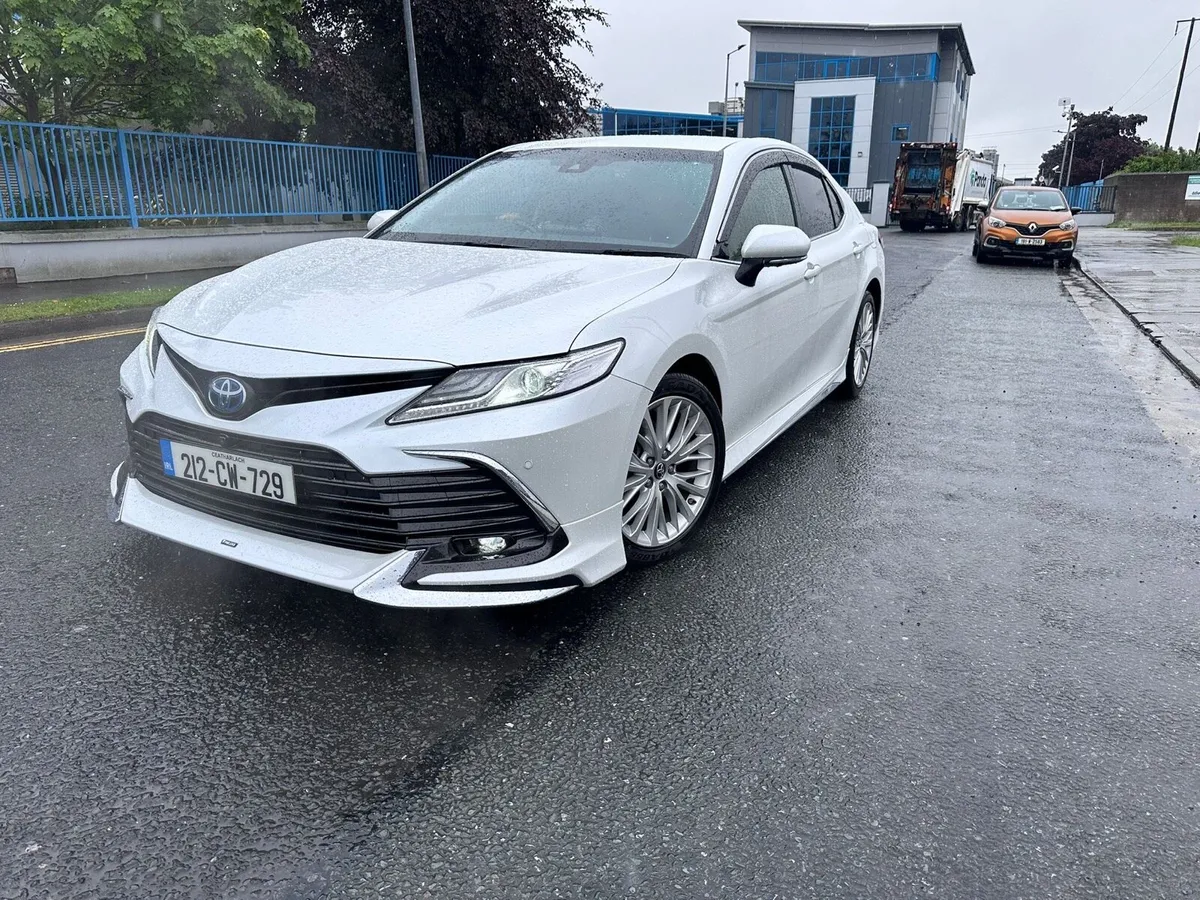 Toyota Camry 2021 GR shape PLATINUM - Image 3
