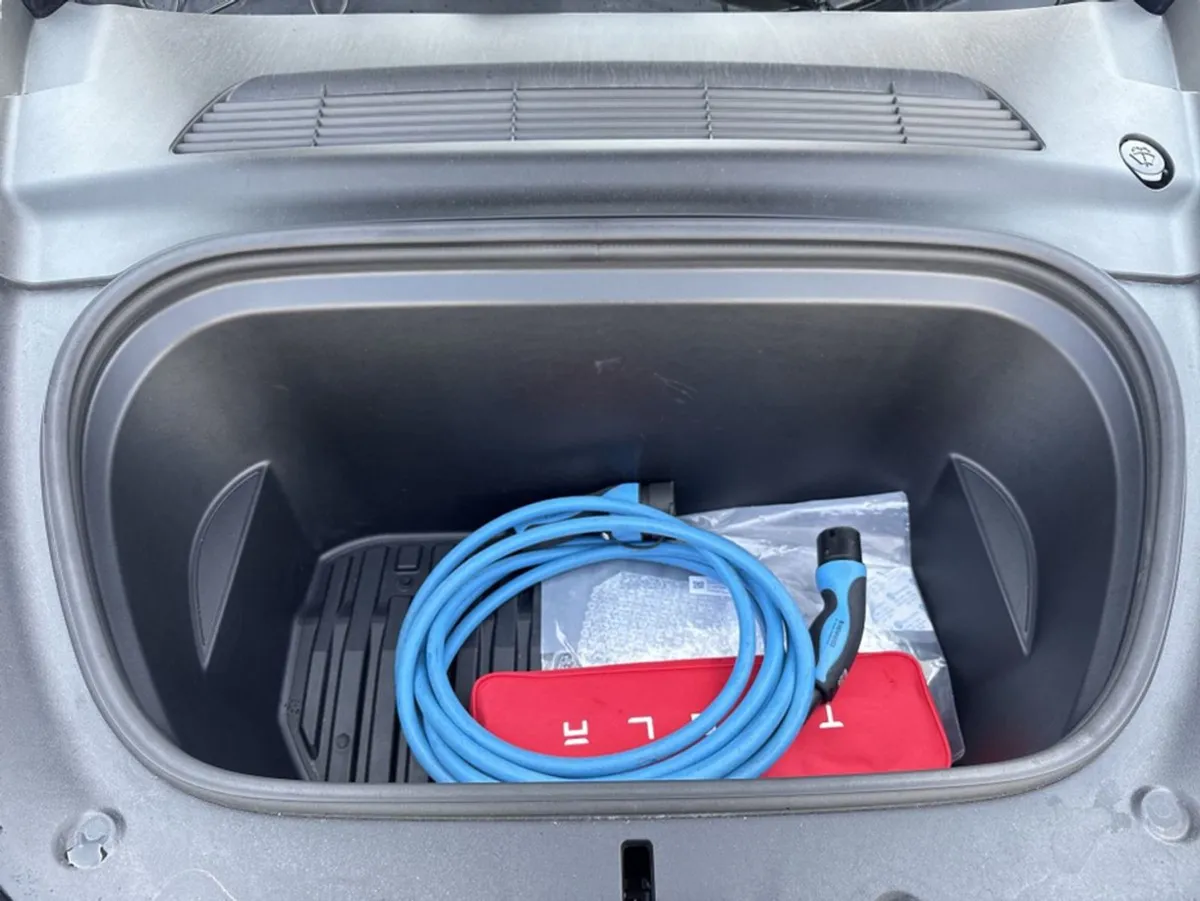 Tesla Model Y Rear Wheel Drive - Image 3