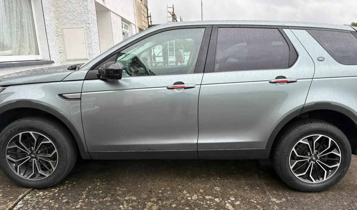 Land Rover Discovery Sport 2016 - Image 1