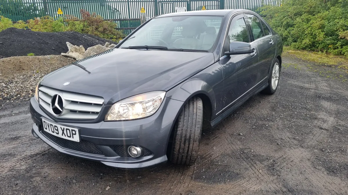 09 Mercedes-Benz C-Class Automatic - Image 3