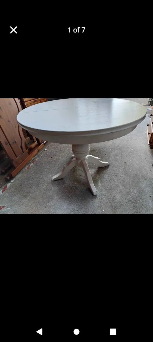 Table and 6 chairs - Image 1