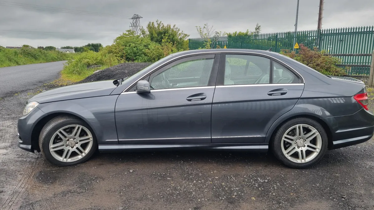 09 Mercedes-Benz C-Class Automatic - Image 4