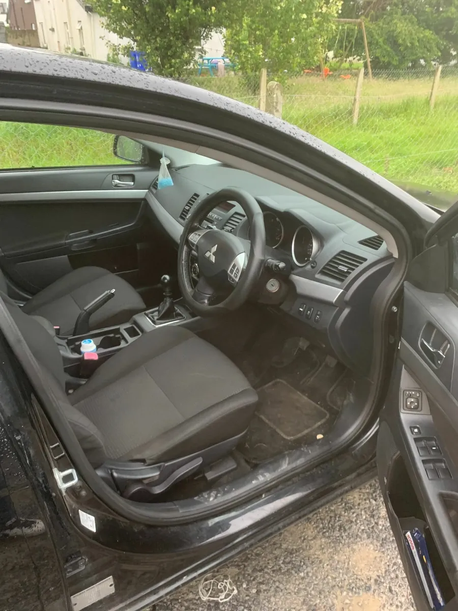 Mitsubishi Lancer 2011 - Image 4