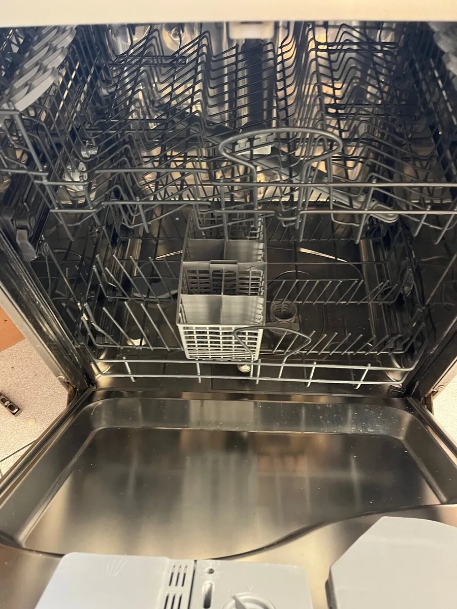 Dishwasher - Image 1