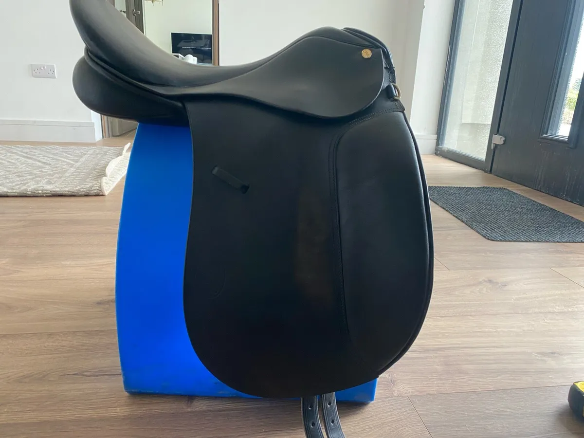 GFS 18” M Dressage Saddle - Image 1