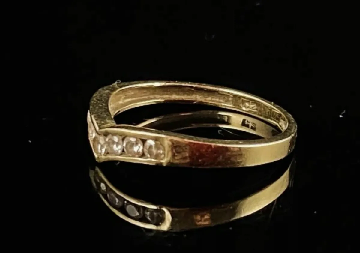 Beautiful 9ct Wishbone - Image 4