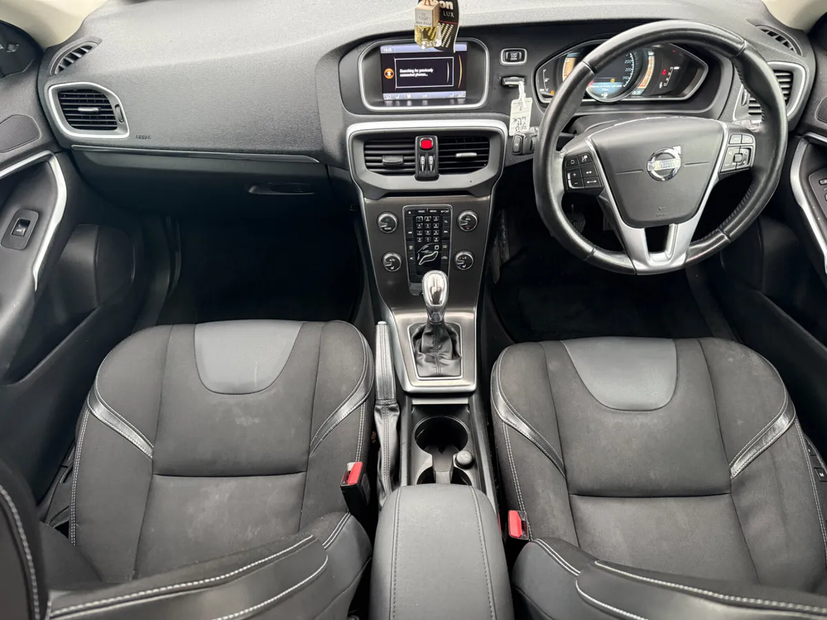 Volvo V40 1.6 R DESIGN AUTOMATIC FRESH NCT 07/26 - Image 2