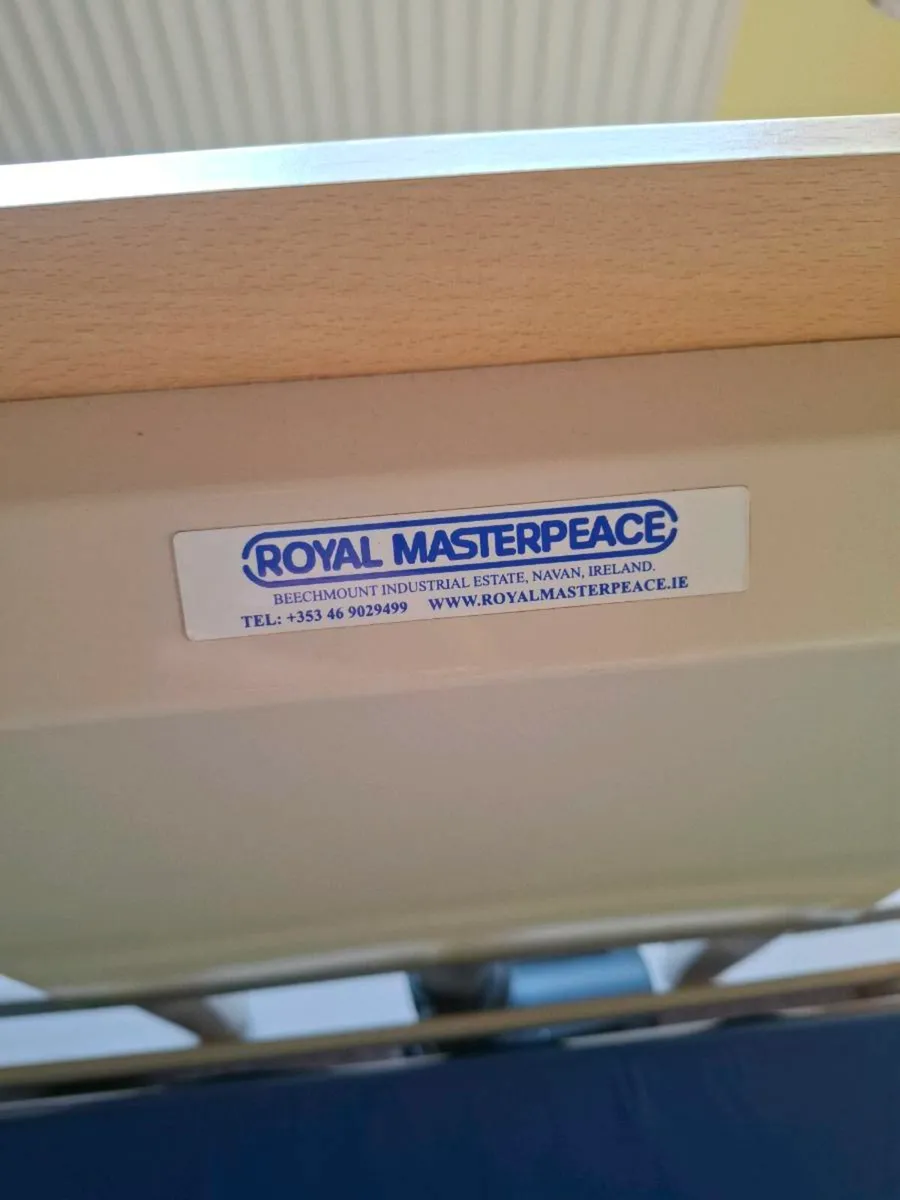 Medical Bed - Image 2