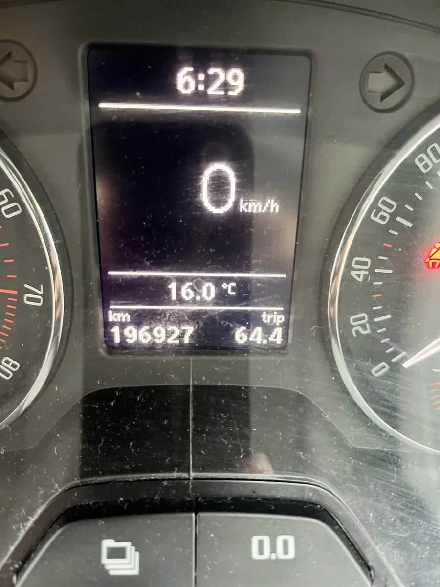 Skoda fabia 2011 - Image 2
