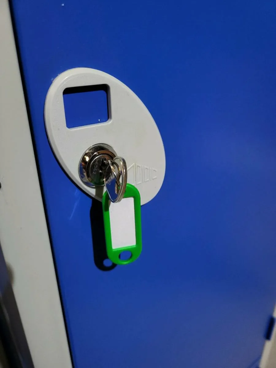Extra Deep Wide Door Lockers With Keys. - Image 4