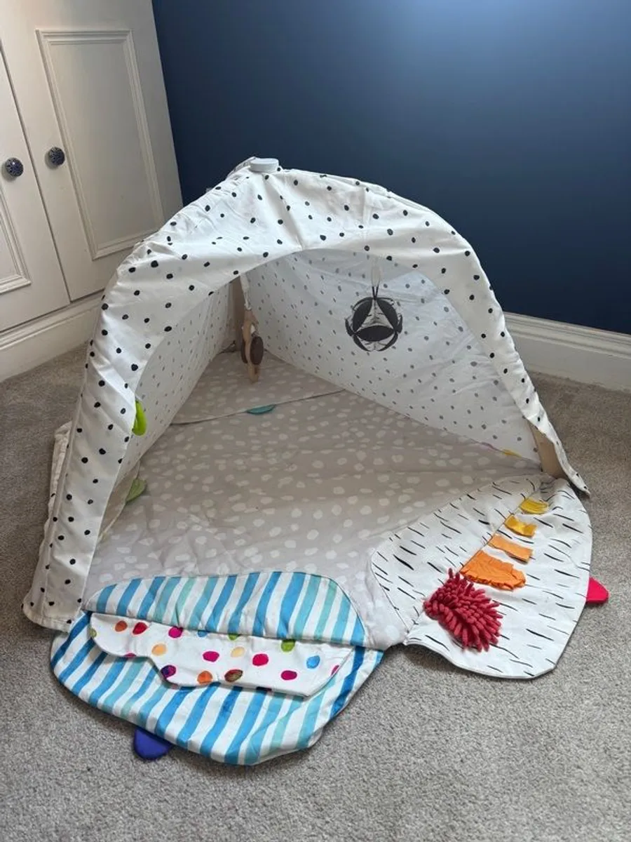 Baby play activity mat by Loverly - Great Condition - Image 2