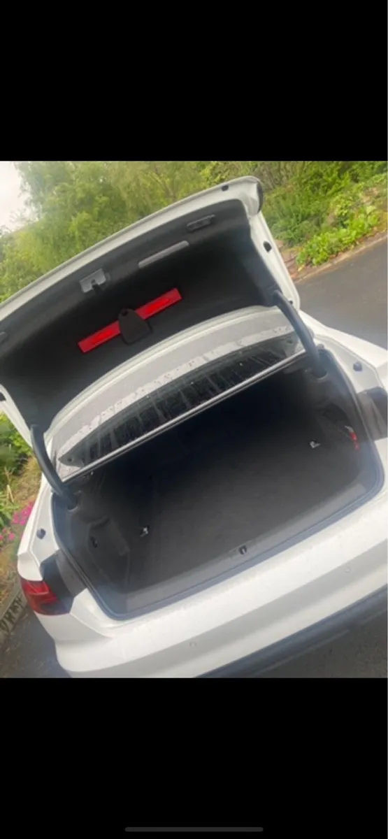 Audi A4 S-Line Black Edition *Tech Pack - Image 3