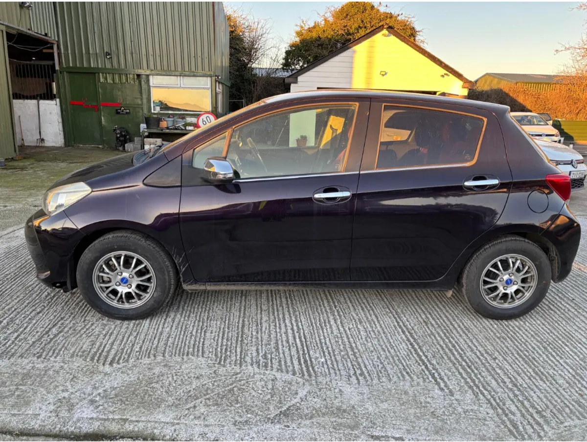 Toyota Vitz/Yaris 1.3 Automatic, - Image 4