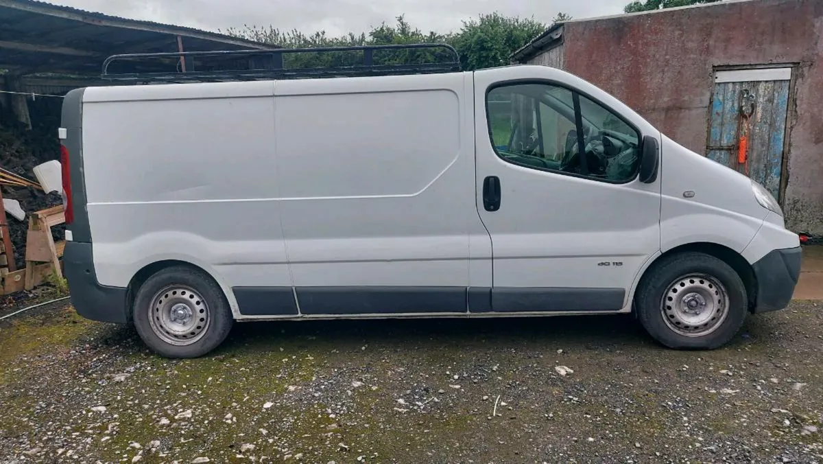 Van Renault Traffic - Image 4