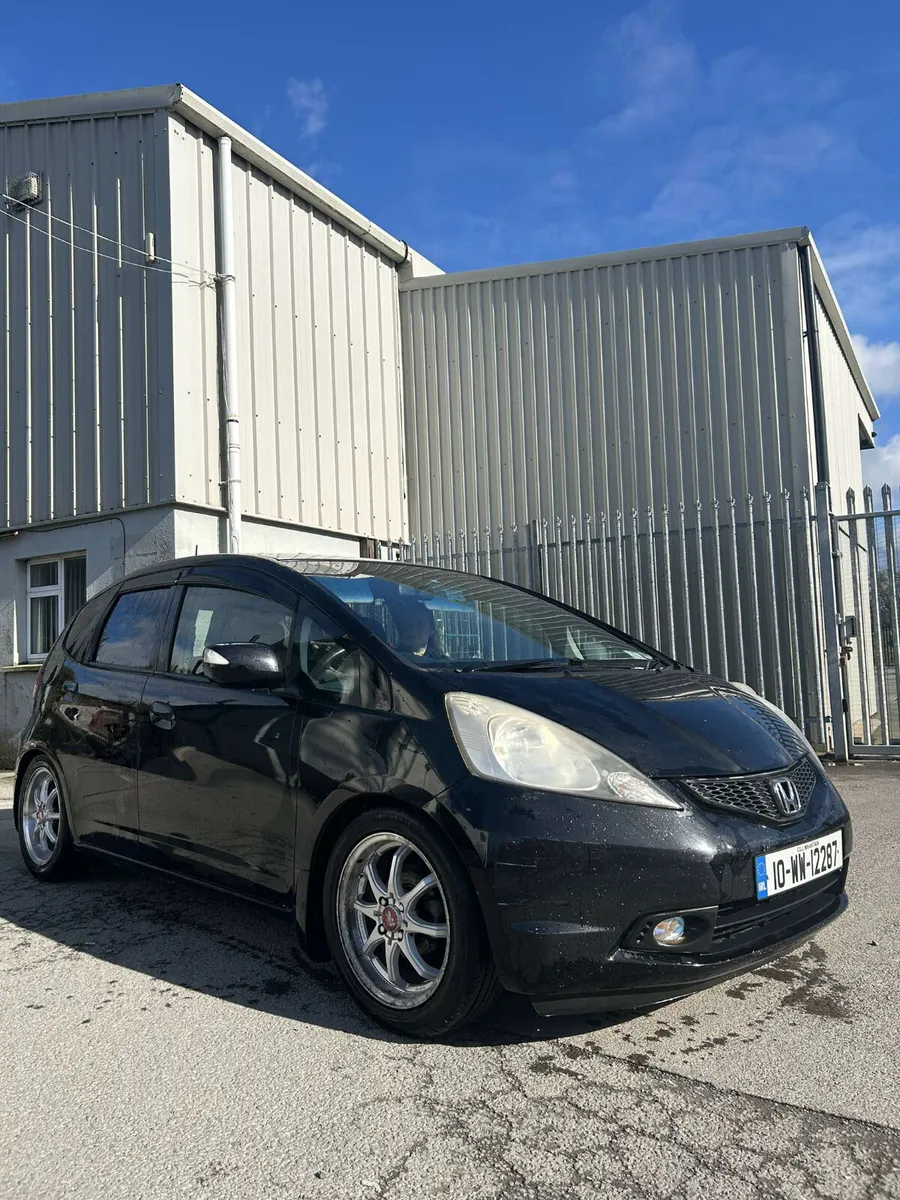 Honda Fit 2010 automatic - Image 1