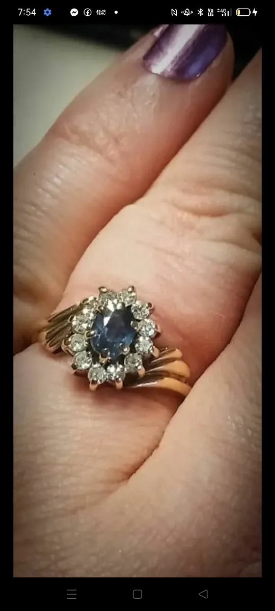 Beautiful Sapphire and Diamond Ring - Image 2