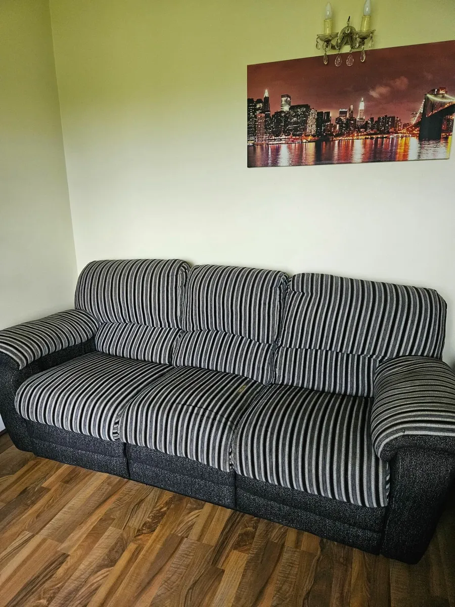 3 1 1 reclining - Image 2