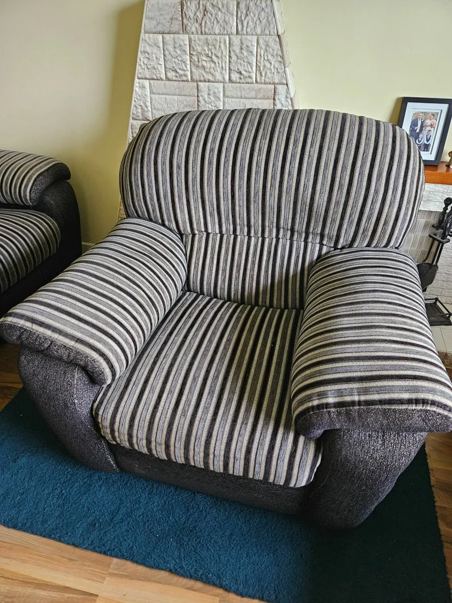 3 1 1 reclining - Image 4
