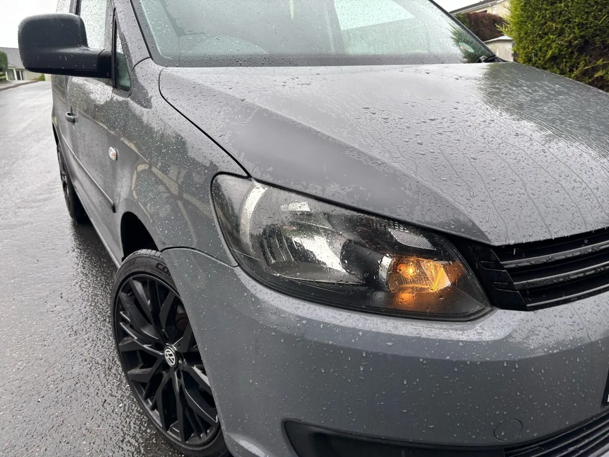 Car - Image 2