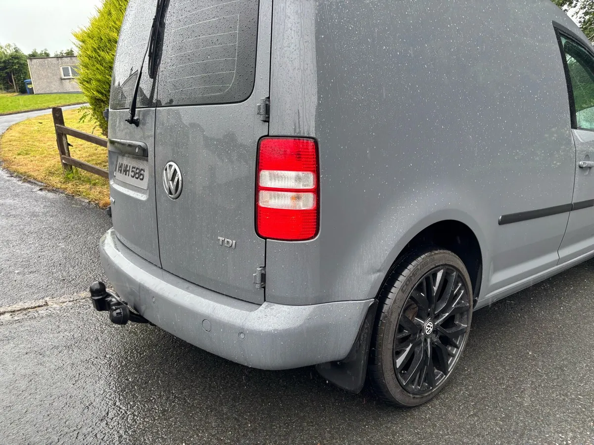 Car - Image 1