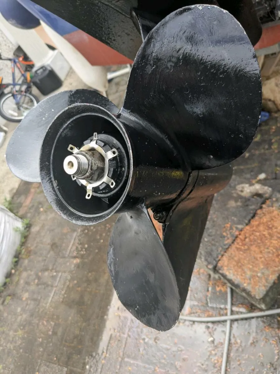 Boat engine - Image 4